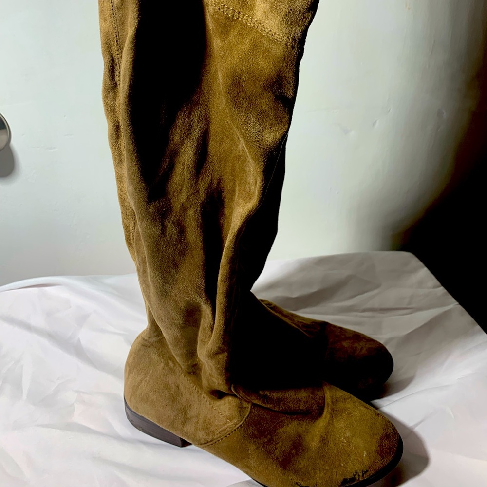 Boots size 8